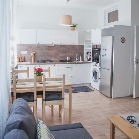 Downtown Pedestrian Zone Apartment 브라티슬라바 외부 사진