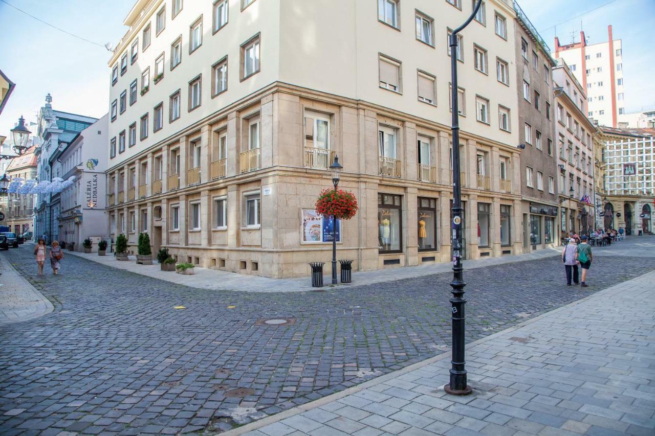 Downtown Pedestrian Zone Apartment 브라티슬라바 외부 사진